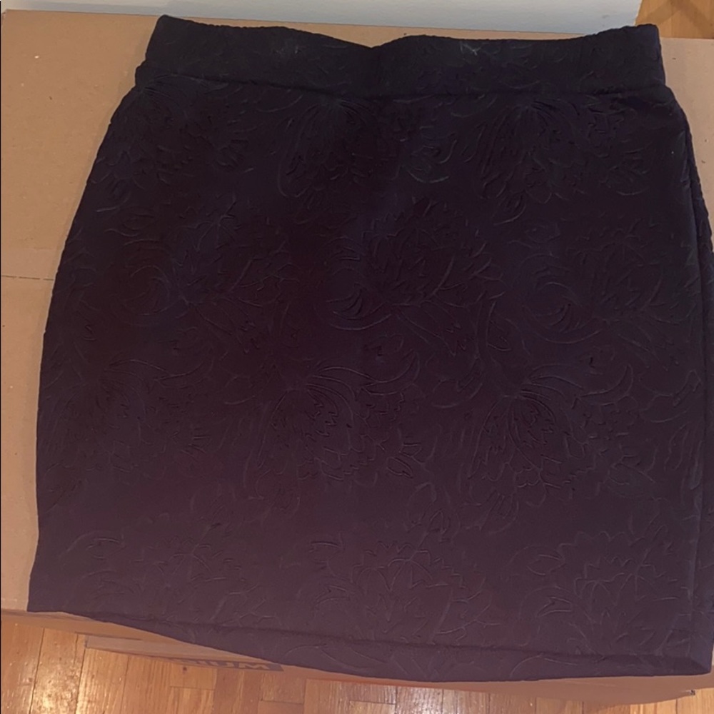 Cute black floral embroidered mini skirt